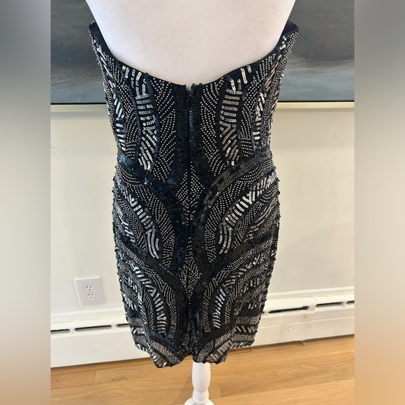 NWOT SCALA Hand Beaded Strapless Dress (Size 8, Fits smaller, P2P 17 inches) - Picture 10 of 15